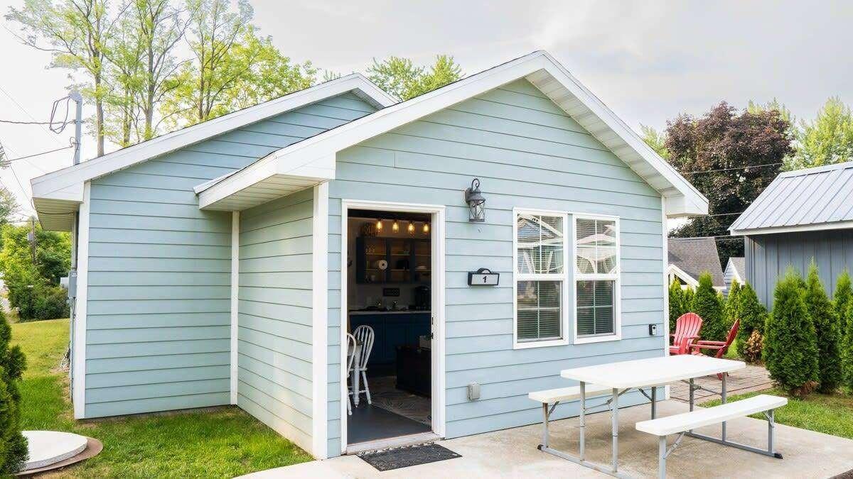 Sister Lake Cottages Unit 1